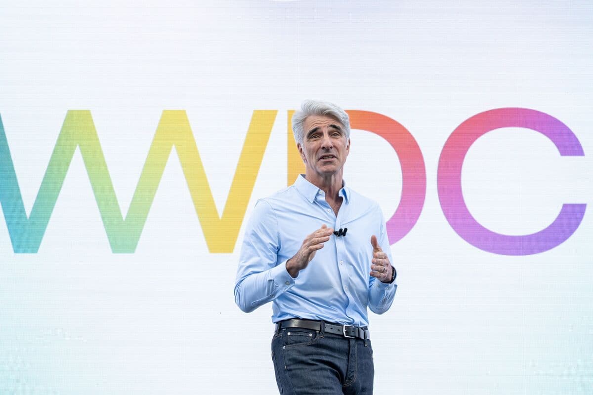 Apple Targets Spring 2026 for Release of Delayed Siri AI Upgrade - Bloomberg.com