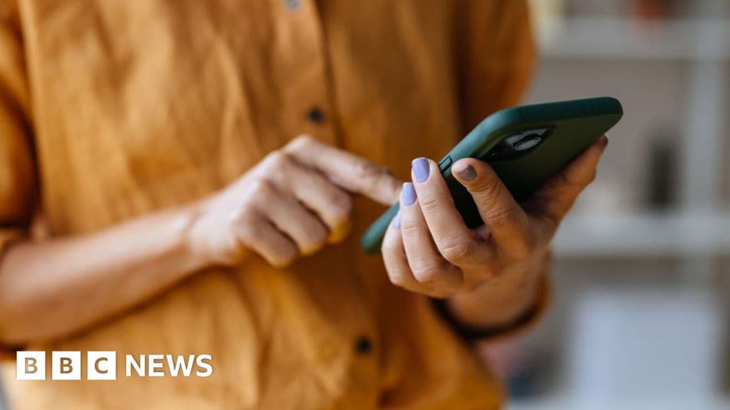 Meta AI searches made public - but do all its users realise? - BBC